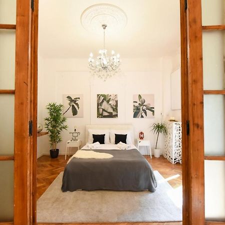 Apartament Love.Travel.Explore ♥️Apt W/ Balcony In Old Town Bukareszt Zewnętrze zdjęcie