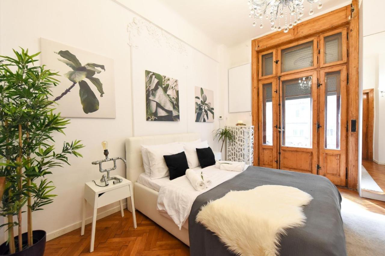 Apartament Love.Travel.Explore ♥️Apt W/ Balcony In Old Town Bukareszt Zewnętrze zdjęcie
