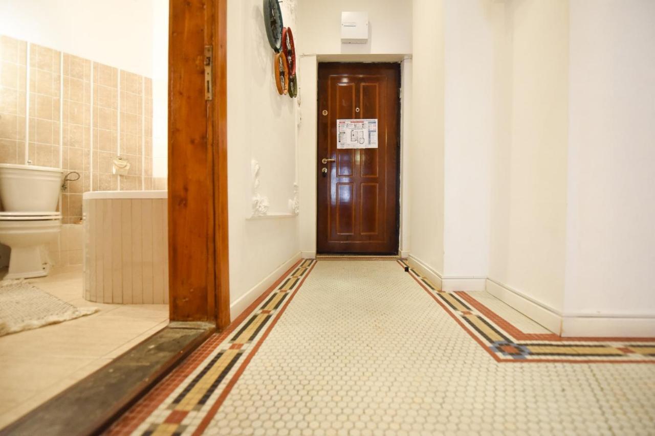 Apartament Love.Travel.Explore ♥️Apt W/ Balcony In Old Town Bukareszt Zewnętrze zdjęcie