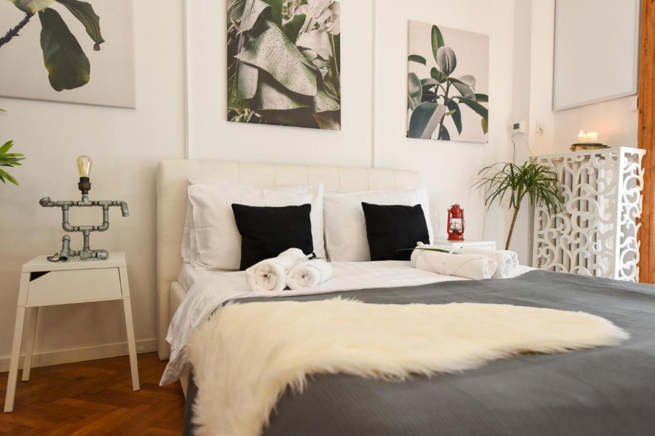 Apartament Love.Travel.Explore ♥️Apt W/ Balcony In Old Town Bukareszt Zewnętrze zdjęcie