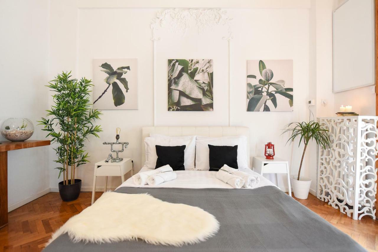 Apartament Love.Travel.Explore ♥️Apt W/ Balcony In Old Town Bukareszt Zewnętrze zdjęcie