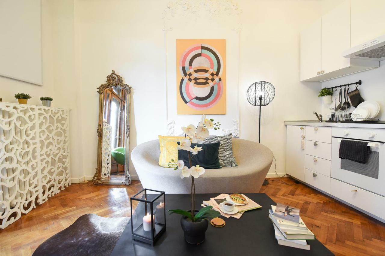 Apartament Love.Travel.Explore ♥️Apt W/ Balcony In Old Town Bukareszt Zewnętrze zdjęcie