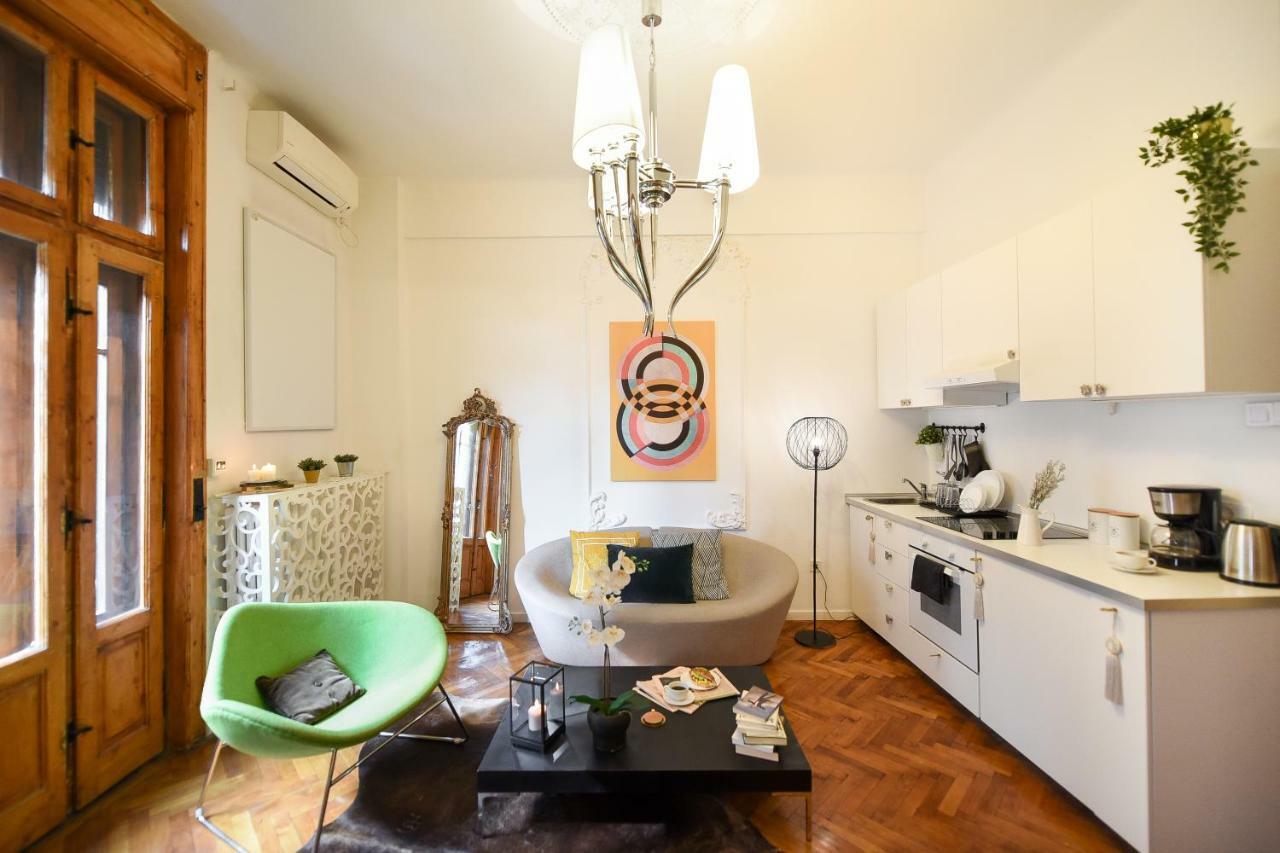 Apartament Love.Travel.Explore ♥️Apt W/ Balcony In Old Town Bukareszt Zewnętrze zdjęcie